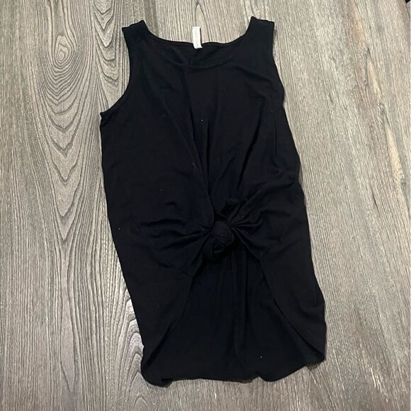 Zenana Premium Tank Top Pullover Sleeveless Front Knot Solid Black Size M - Picture 1 of 4